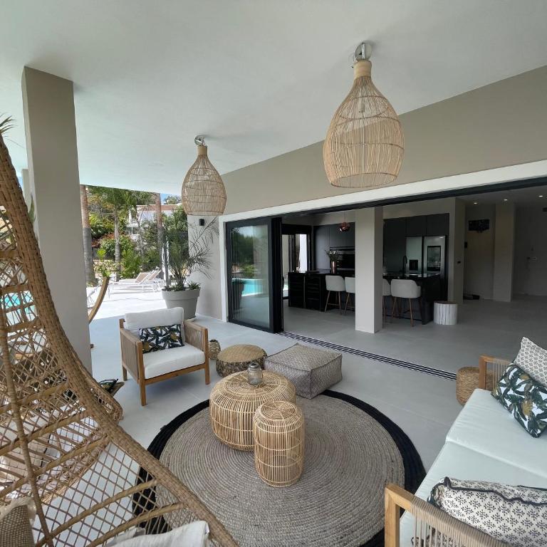 ULTIMATE LUXURY DREAM VILLA with 7 BEDROOMS, GYM, SPA and INFINITY POOL - Villa - 27