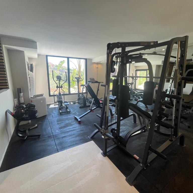 ULTIMATE LUXURY DREAM VILLA with 7 BEDROOMS, GYM, SPA and INFINITY POOL - Villa - 5