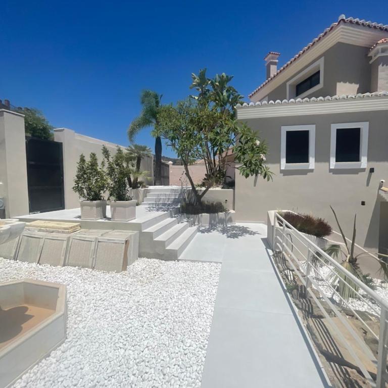 ULTIMATE LUXURY DREAM VILLA with 7 BEDROOMS, GYM, SPA and INFINITY POOL - Villa - 72