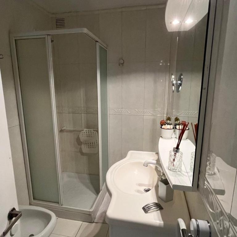 3 amb s/ Calle Guemes c/ cochera - Apartamento de 2 dormitorios - 9