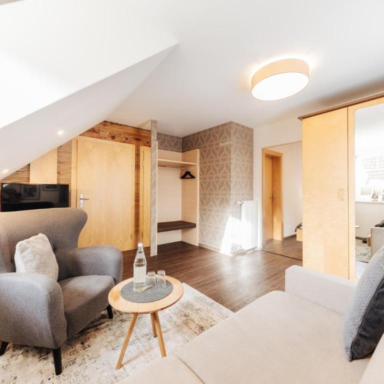 Pension Linder - Familienzimmer mit 2 Schlafzimmern und Seeblick - 3