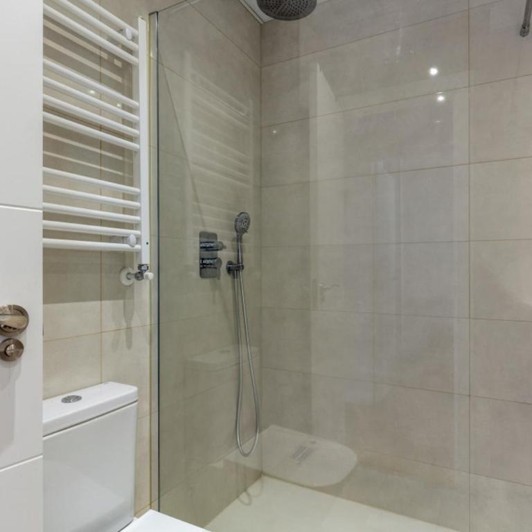 Bright Modern-2Bedroom 1Bathroom -Av. de América - Two-Bedroom Apartment - 16