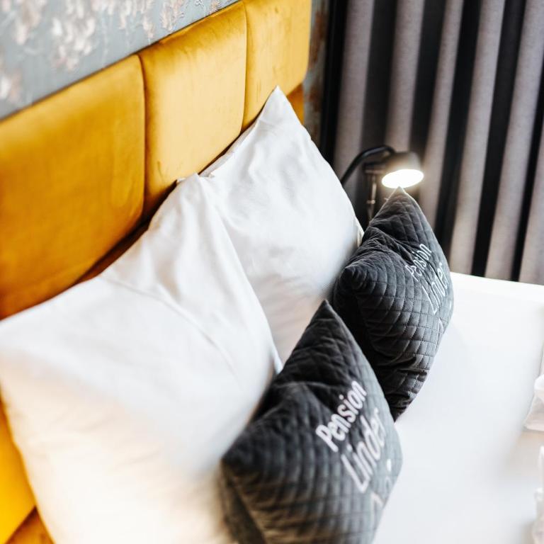 Pension Linder - Familienzimmer mit 2 Schlafzimmern und Bergblick - 6