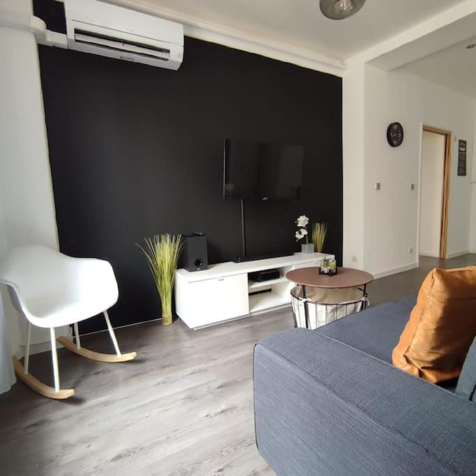 #Rubis du Sud - Wifi - Clim -Parking - Balcon# - Three-Bedroom Apartment with Balcony - 2
