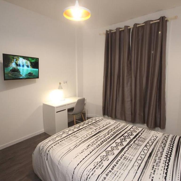 #Rubis du Sud - Wifi - Clim -Parking - Balcon# - Three-Bedroom Apartment with Balcony - 12
