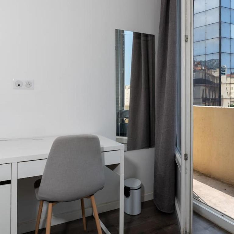 #Rubis du Sud - Wifi - Clim -Parking - Balcon# - Three-Bedroom Apartment with Balcony - 14