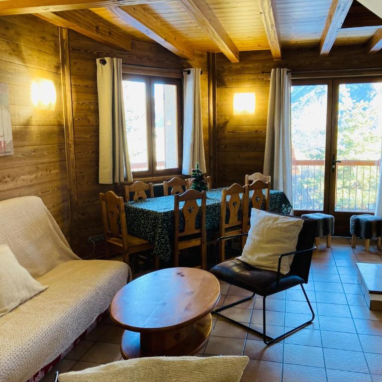 Les Ribambelles - Three-Bedroom Chalet - 6