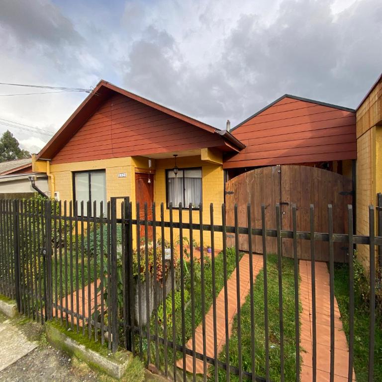 Habitación doble con baño privado Wifi y Tv Cable - Habitación 02, los Pellines 1325 - Habitación Doble con baño privado - 11