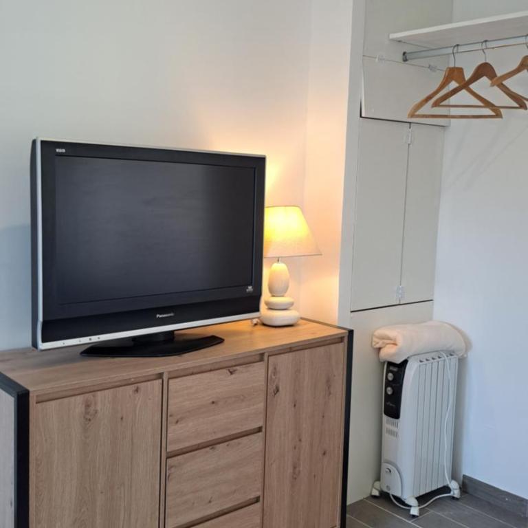 STUDIO tout équipé avec parking ISLE SUR LA SORGUE - Apartamento de 1 dormitorio - 5