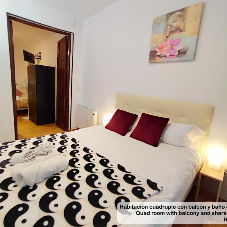 Madrid Centro Rooms - Habitación Cuádruple con baño compartido - 9