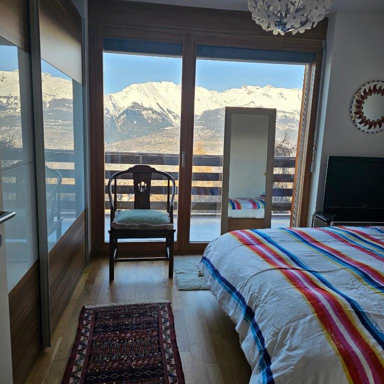 Appartement meublé à louer à Nax - Zimmer mit Kingsize-Bett und Bergblick - 14