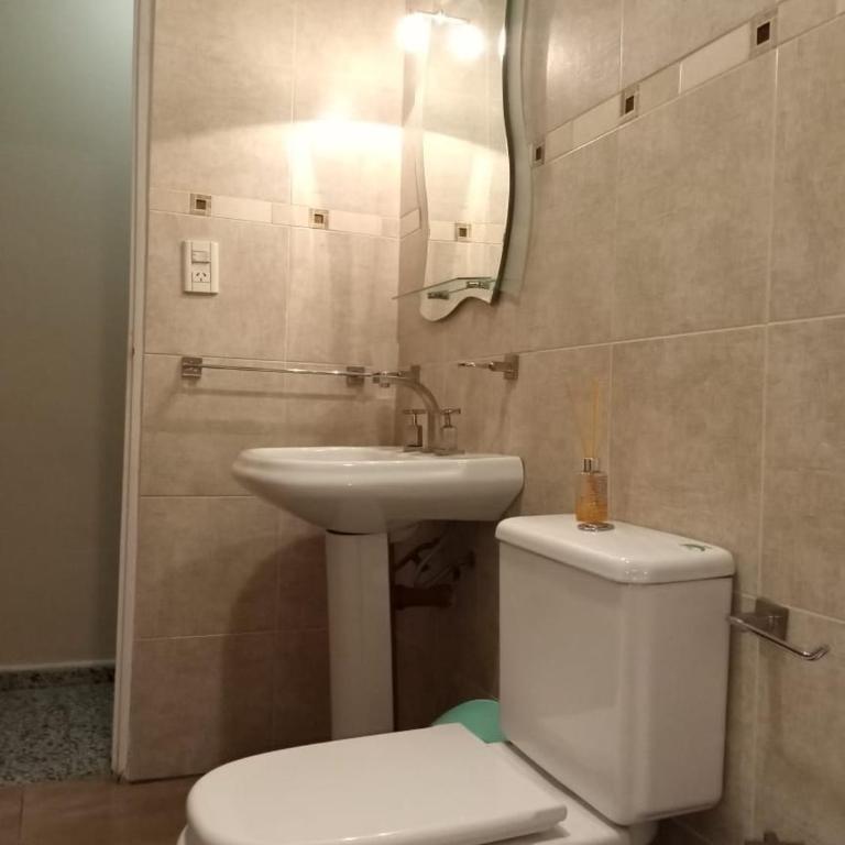 Jacarandá- PLANTA BAJA- Casa o Deptos - Cerca de todo- Solo con seña - Casa con 1 dormitorio - 10