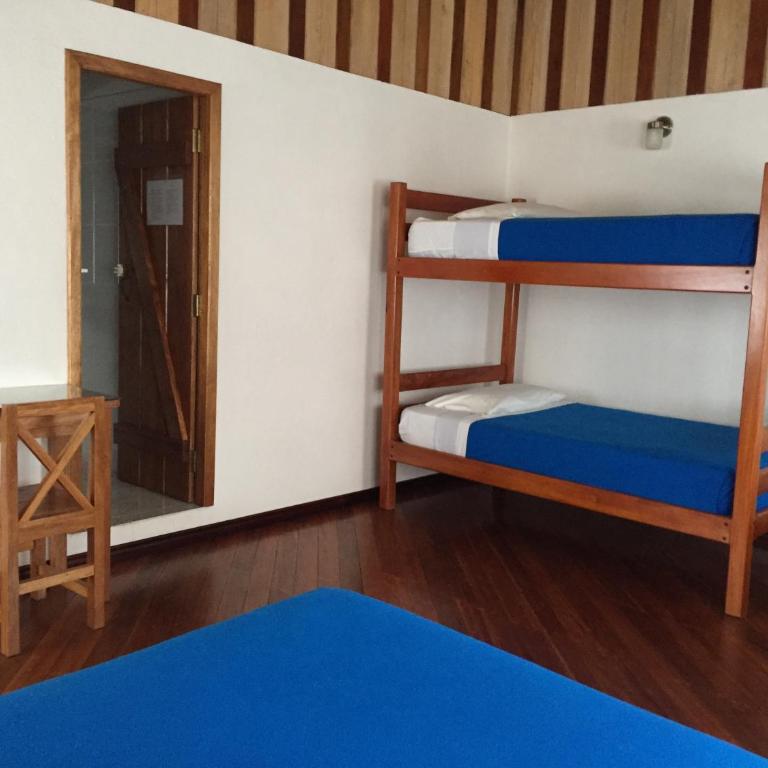 Hostal El Paisano - Family Room - 1