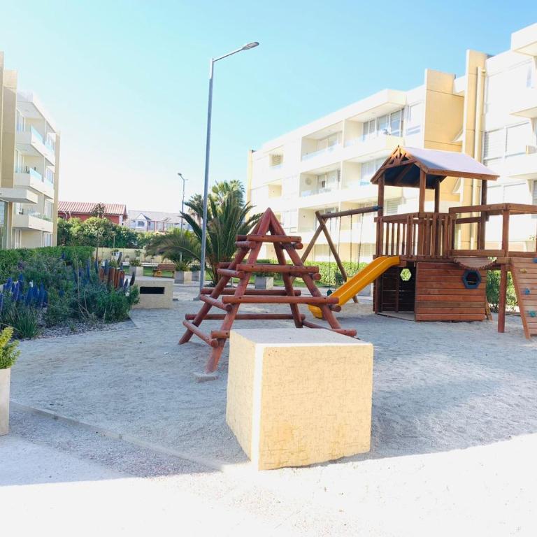 Depto Condominio 4 esquinas, a pasos de la playa - Two-Bedroom Apartment - 3