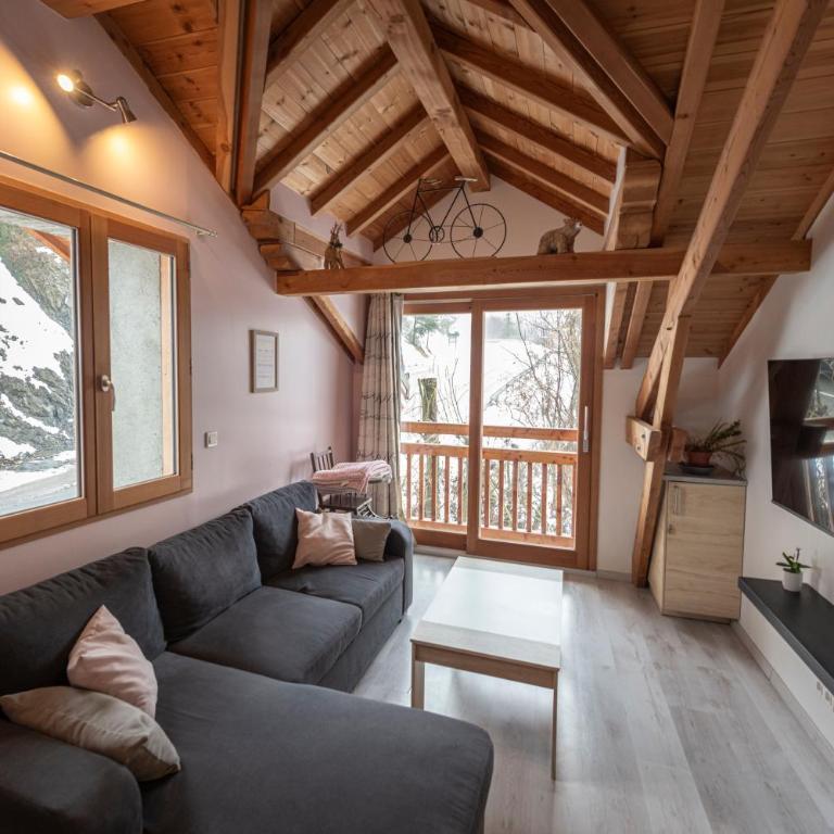 Le Cosy - Two-Bedroom Apartment - 13