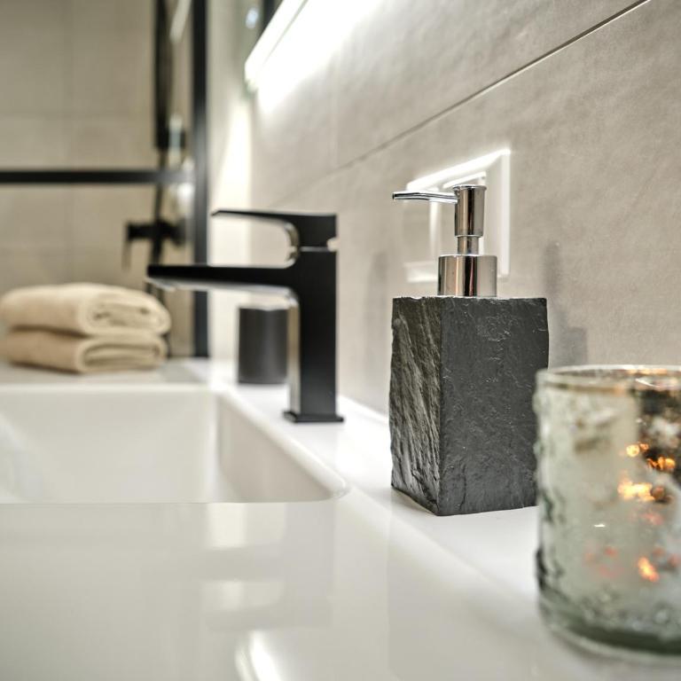 The Mountain Hideaway 211 by AA Holiday Homes SKI IN SKI Out Die Tauplitz - Appartement avec Vue sur la Montagne - 50