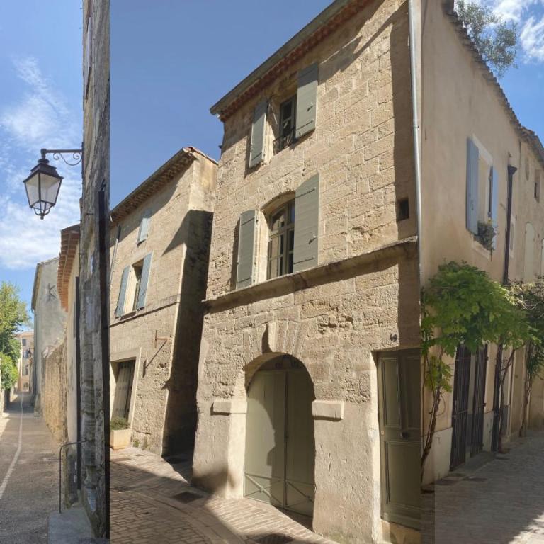 La Maison du Puisatier • Centre historique • Piscine chauffée •Jardin - Maison 3 Chambres - 70