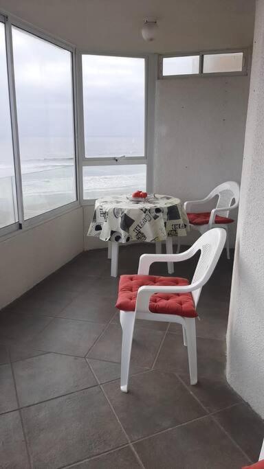 Depto amoblado 6 personas piscina vista al mar primera linea - Three-Bedroom Apartment - 17