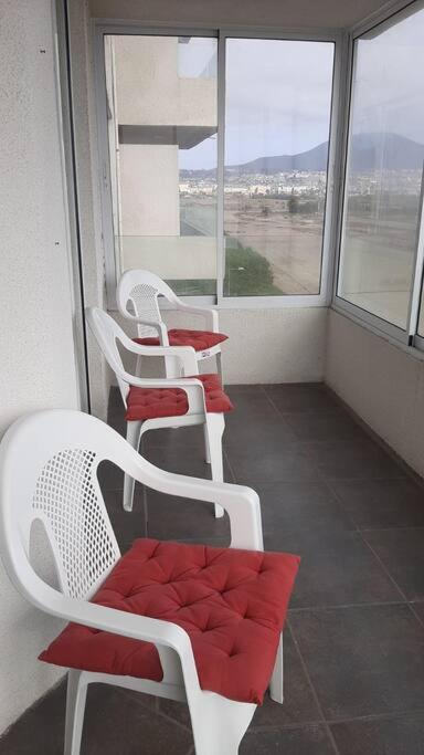 Depto amoblado 6 personas piscina vista al mar primera linea - Three-Bedroom Apartment - 32