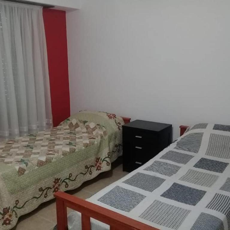 Casa Grande en Necochea, Proxima a la Playa - Four-Bedroom House - 2