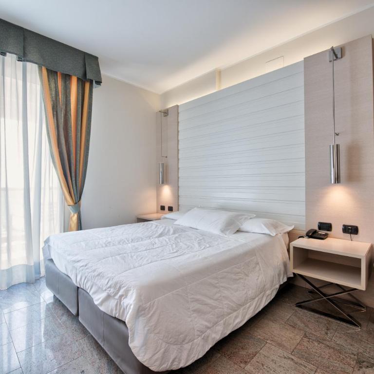 Hotel Columbus - Camera Matrimoniale con Balcone e Vista Mare - 2