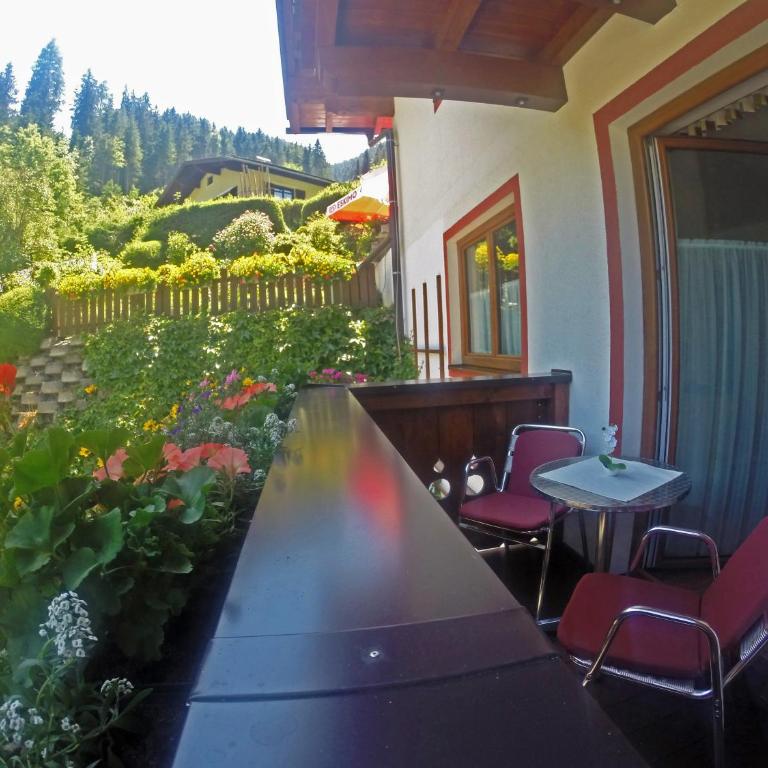 Zimmervermietung Babsy - Standard Doppelzimmer mit Balkon - 1