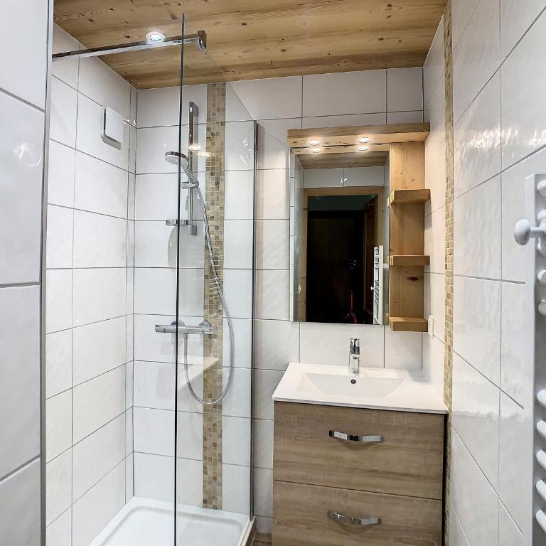 Charmant 2P à Combloux avec terrasse, parking et casier à ski - FR-1-560-101 - Appartement - 9