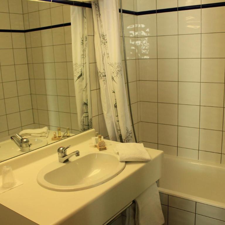 Hôtel Foch - Chambre Double ou Lits Jumeaux - 1