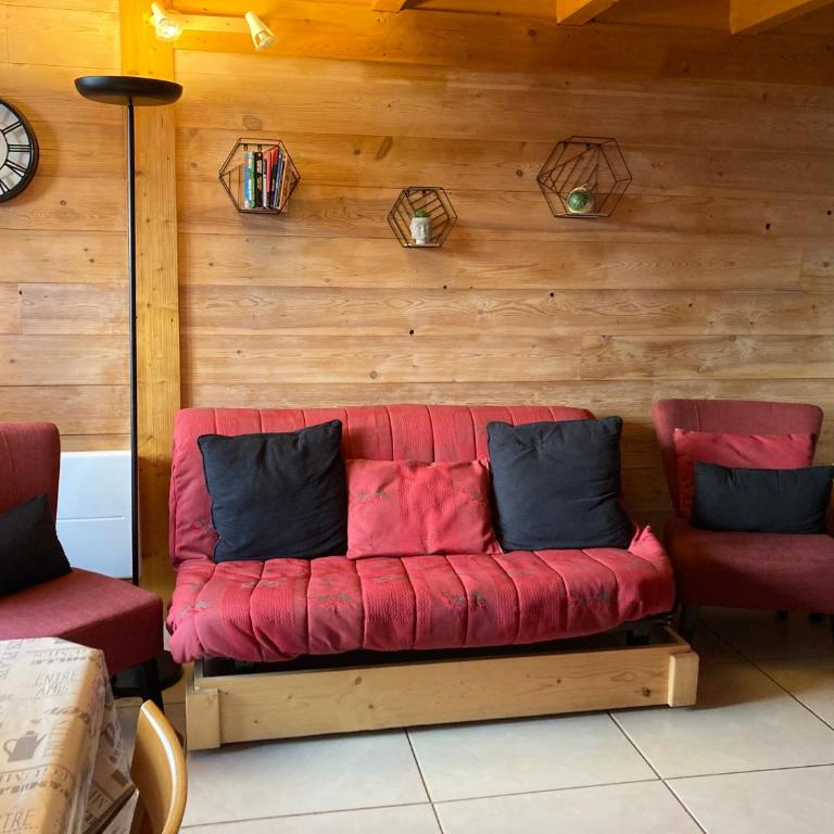 Les Saisies Appartement 6 8 personnes en plein centre avec 1 chambre et 2 espaces sous pentes non fermés - Remontées mécaniques à 200 m - Apartment mit 3 Schlafzimmern - 2