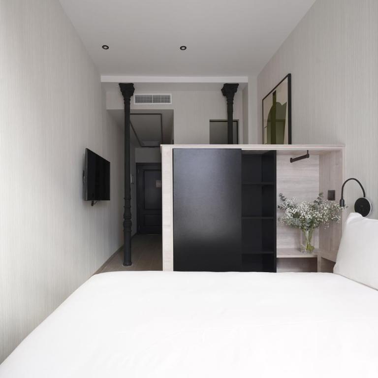 Numa Madrid Luna - Medium Studio with Kitchenette and Balcony - 3
