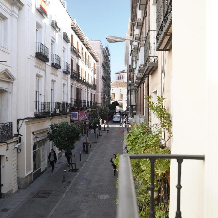 Numa Madrid Luna - Medium Studio with Kitchenette and Balcony - 1
