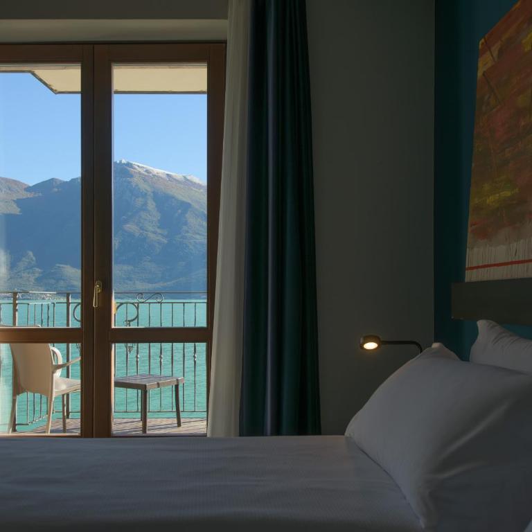 Hotel all'Azzurro - Camera Deluxe Matrimoniale/Doppia con Letti Singoli con Vista Lago - 4