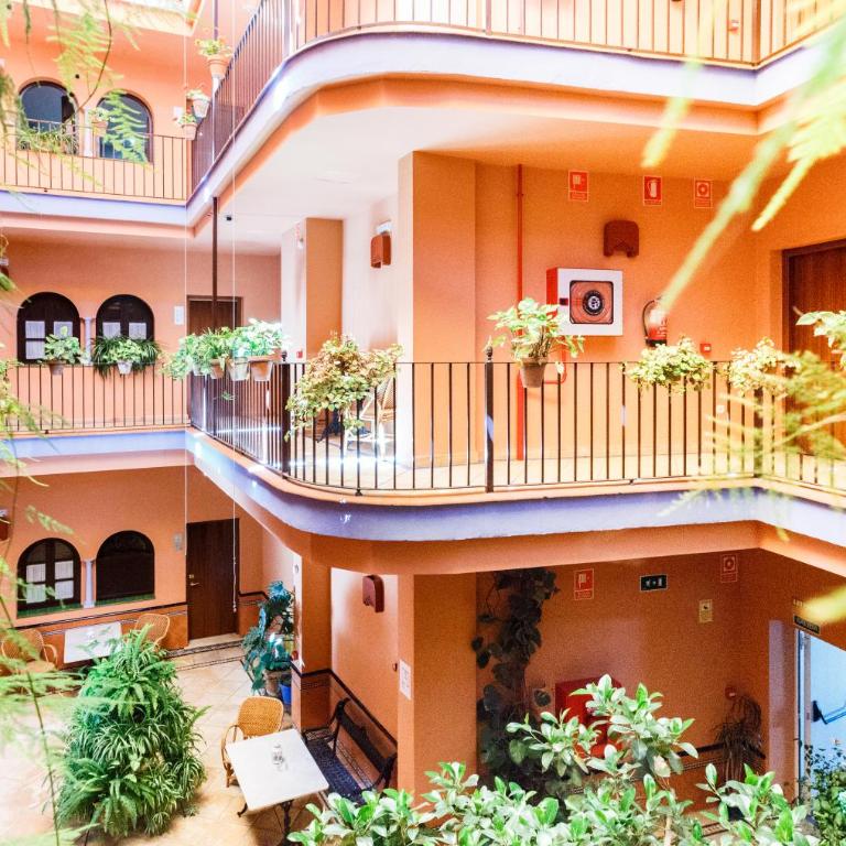 Patio de La Alameda - Habitación Familiar (2 adultos y 2 niños) - 8