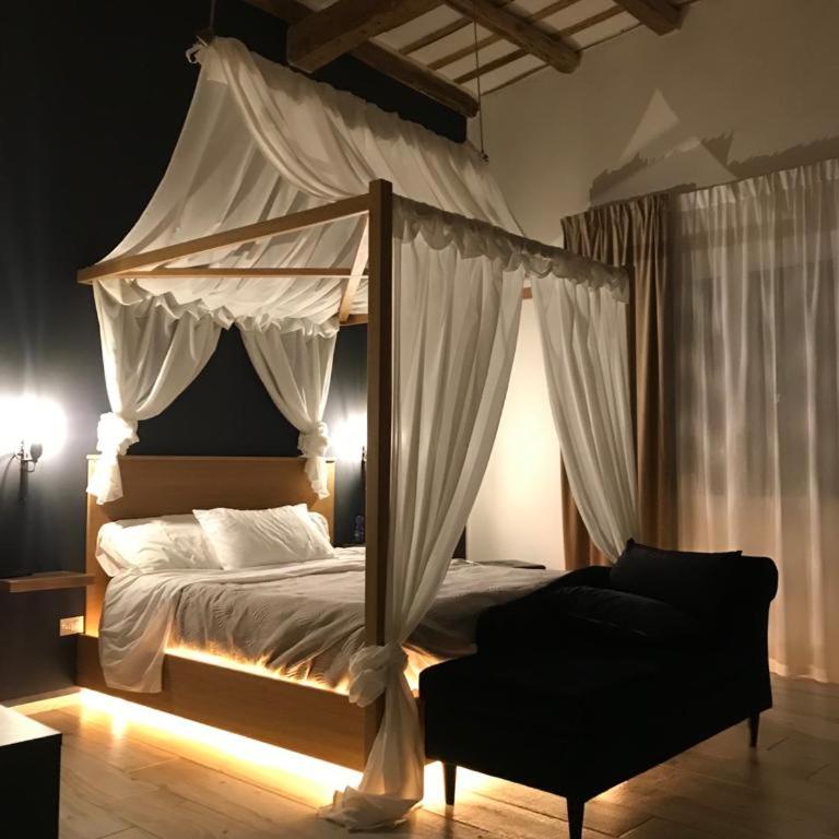 Villa White Luxury Residence - Suite with Spa Bath - 1