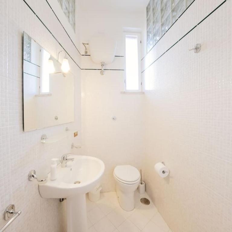 Heart of Sorrento Apartment - One-Bedroom Apartment - 15