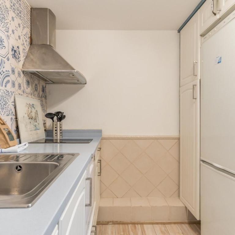 Bright and Cozy - 2 Bedrooms 1.5 Baths - La Latina - Two-Bedroom Apartment - 11