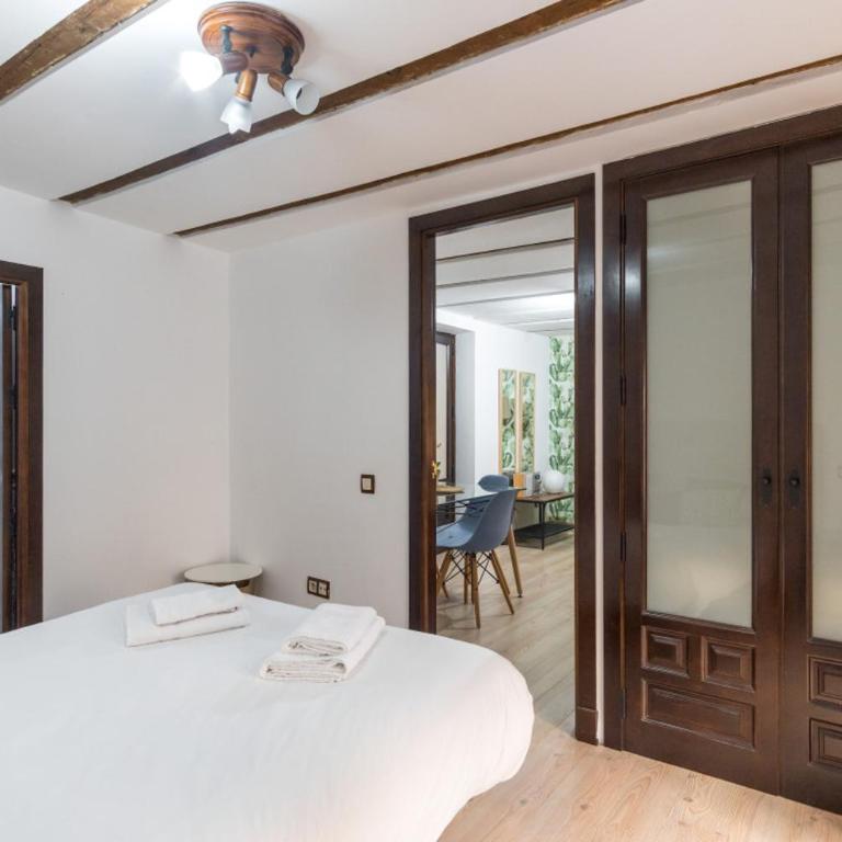 Bright and Cozy - 2 Bedrooms 1.5 Baths - La Latina - Two-Bedroom Apartment - 7