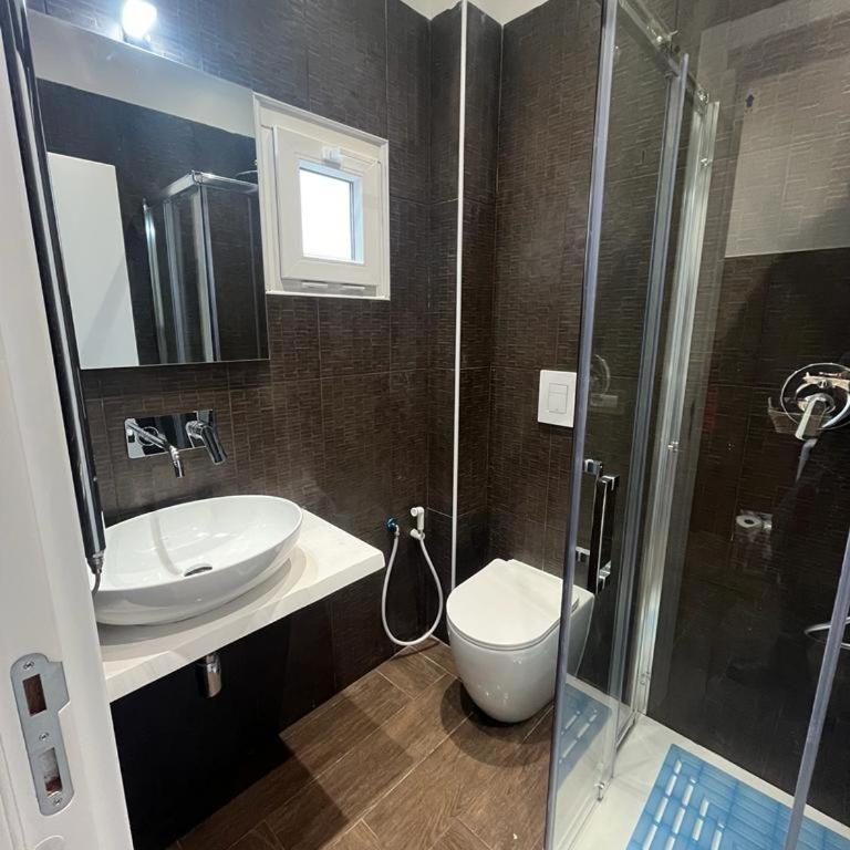 MADA'S APARTMENT COMFORT - One-Bedroom House - 6