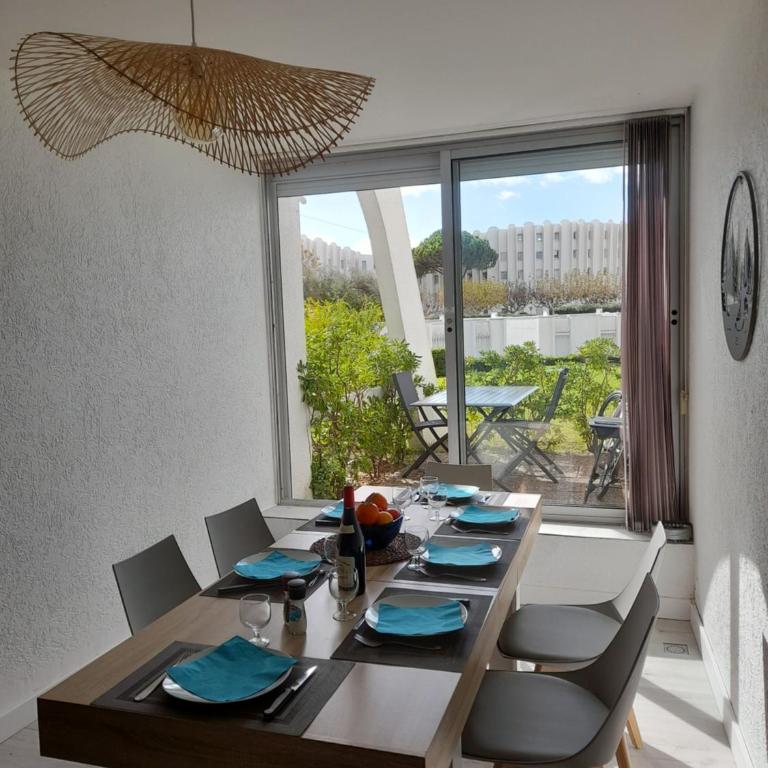 T2 Rez-de-jardin, terrasse et parking, proche de la plage - One-Bedroom Apartment - 7