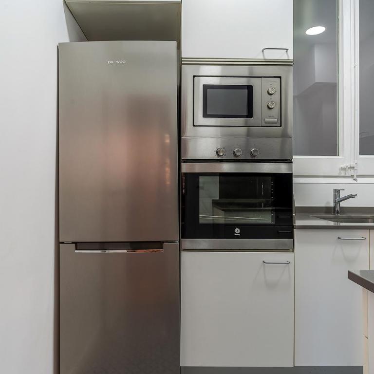 Canela Homes BARCELONA ROSSELLÓ - Three-Bedroom Apartment - 7