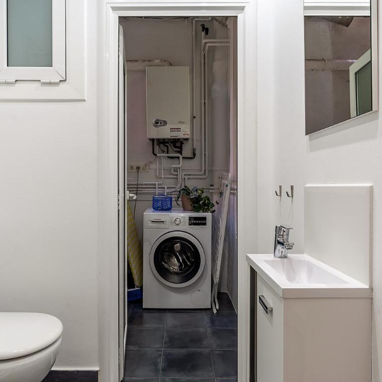 Canela Homes BARCELONA ROSSELLÓ - Three-Bedroom Apartment - 19