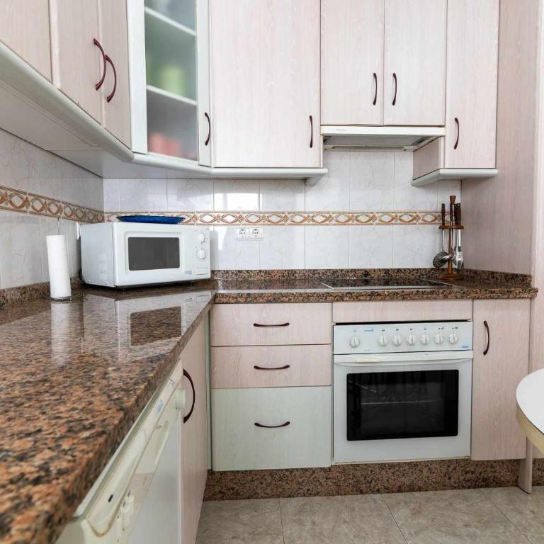 rentafive - 120m2 - Ascensor - 2min Playa - Apartamento de 3 dormitorios - 13