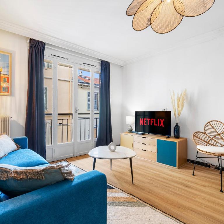 NICE RENTING - PHILIBERT - Elegant Spacious Quiet Near the Port Free Parking - One-Bedroom Apartment - 4