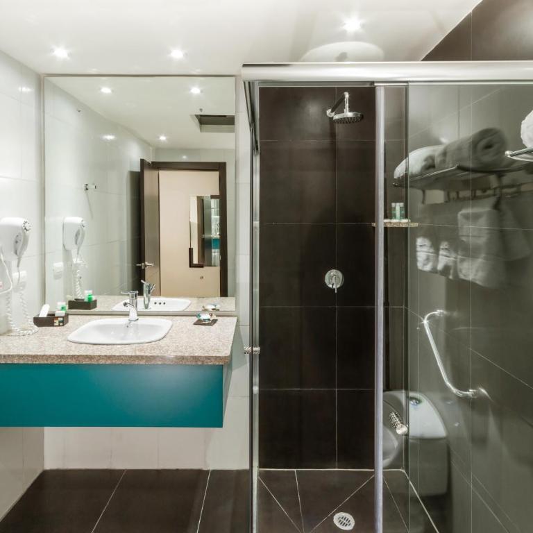 Hotel Valgus - Habitación Doble Estándar con 2 camas dobles - 9