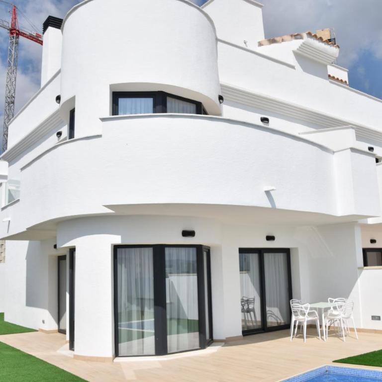 PANORAMISCH modern vakantiehuis in Finestrat bij Benidorm met 3 slaapkamers, gelegen op de 1ste lijn met privézwembad en omheinde privétuin, zicht op zee, de bergen met 'Kilómetro Vertical del Puig Campana' en op de skyline van Benidorm City en Finestrat - Casa de 3 dormitorios - 9