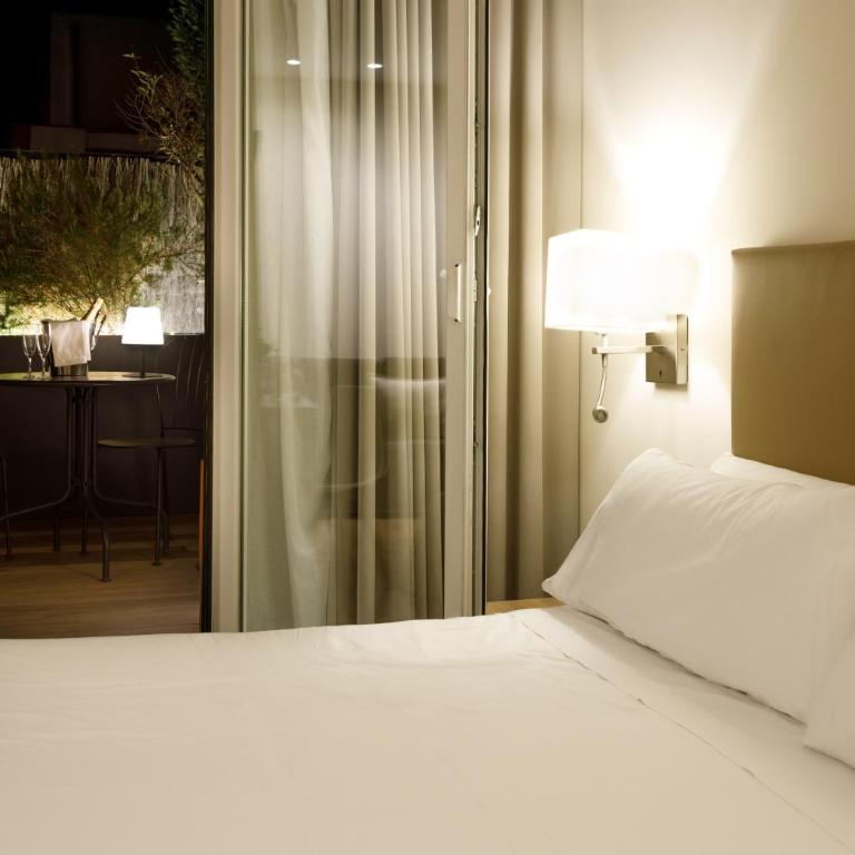 Aparthotel Mariano Cubi Barcelona - Junior Suite with Terrace - 12