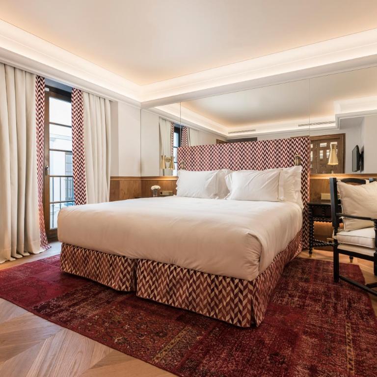 Palacio Solecio, a Small Luxury Hotel of the World - Family Room Palace - 5