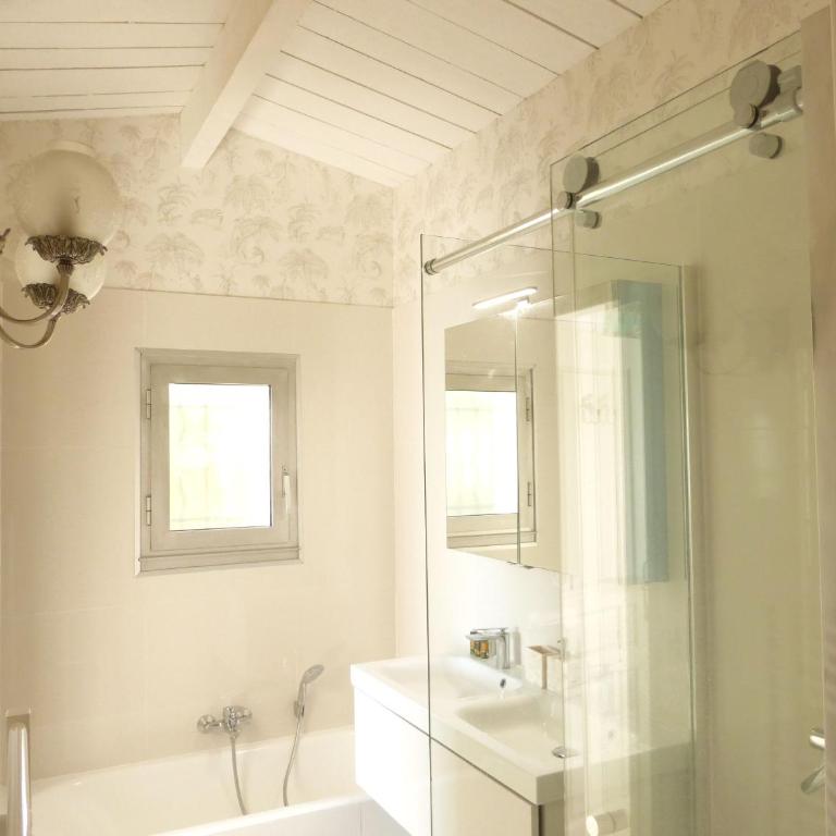 Chambre Bed and Breakfast dans la Villa Cypra - Chambre Double - Vue sur Mer - 11