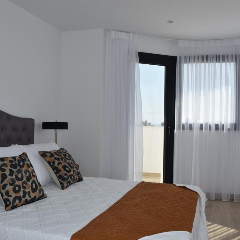 PANORAMISCH modern vakantiehuis in Finestrat bij Benidorm met 3 slaapkamers, gelegen op de 1ste lijn met privézwembad en omheinde privétuin, zicht op zee, de bergen met 'Kilómetro Vertical del Puig Campana' en op de skyline van Benidorm City en Finestrat - Casa de 3 dormitorios - 23