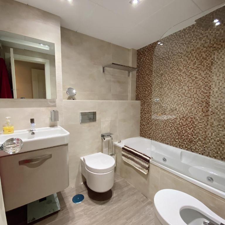 Beautiful & Cozy Apart. Pool & Parking-Downtown - Apartamento de 3 dormitorios - 6